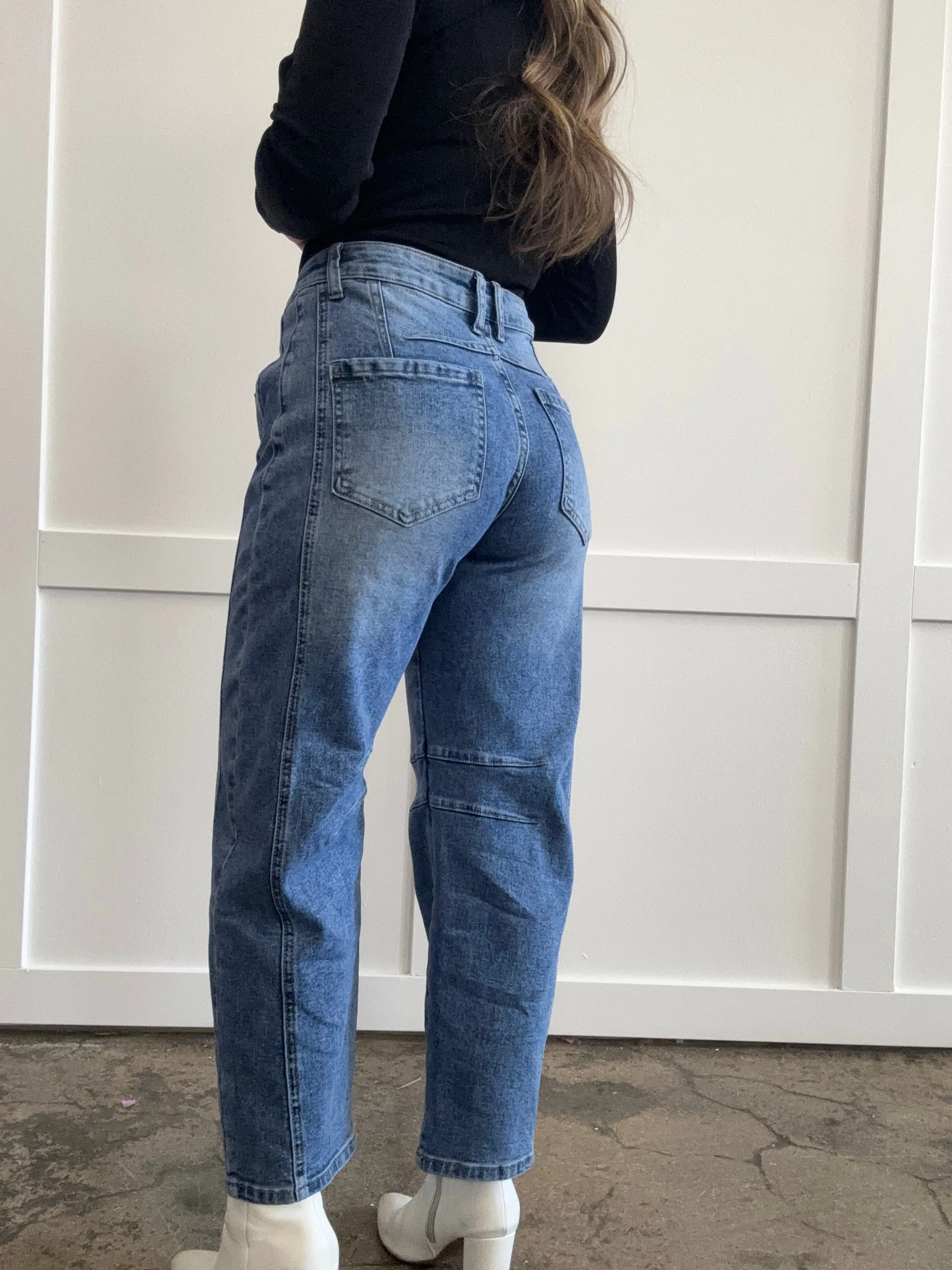 Annie Mid Rise Barrel Jeans