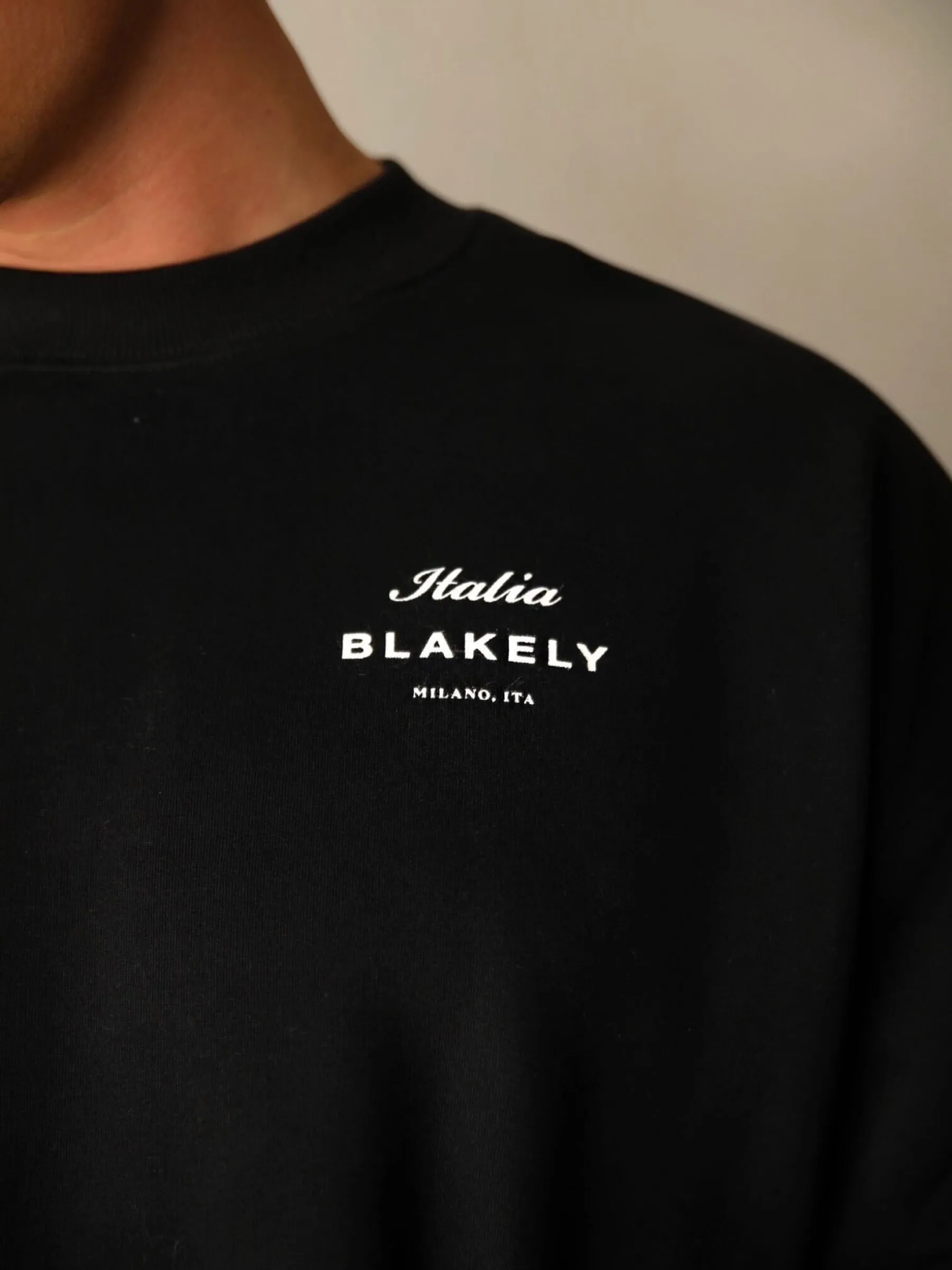 Italia Relaxed Jumper - Black